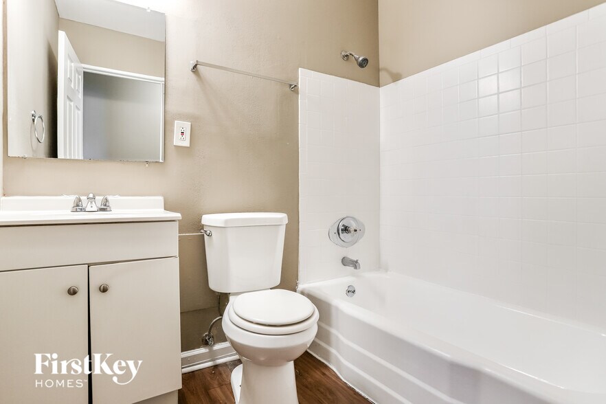 Building Photo - 1830 Jenkee Ave