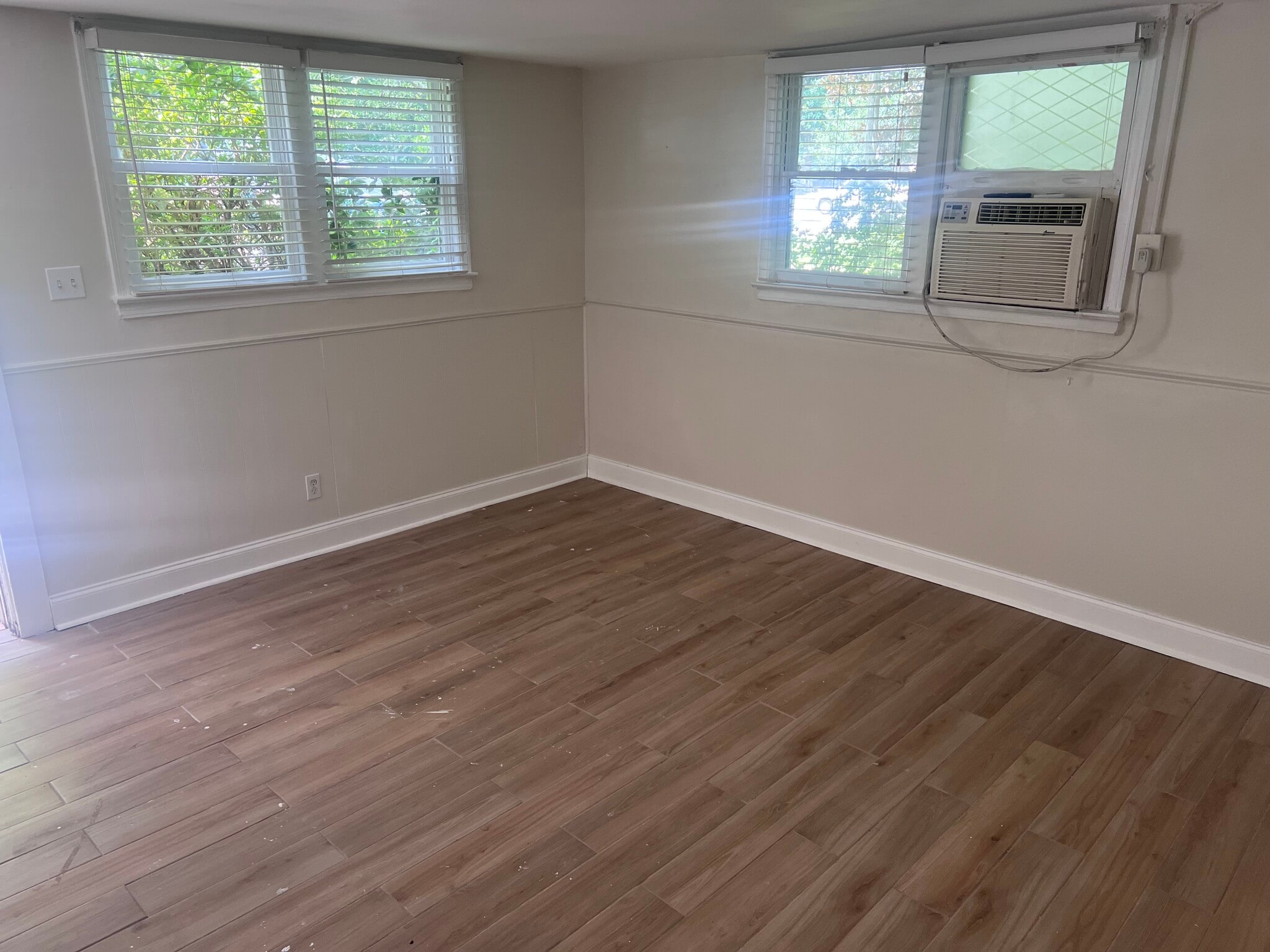 Living room - 1377 Scott Blvd