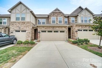 Building Photo - 5822 Clan MacLaine Dr