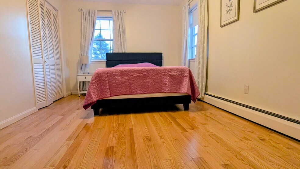 Building Photo - 104 Briarwood Dr