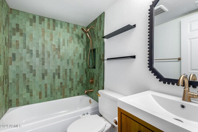 Building Photo - 3528 E Cortez St