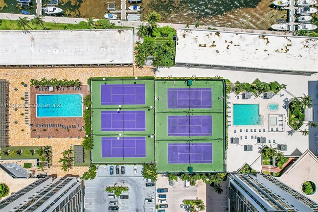 Building Photo - 1901 Brickell Ave