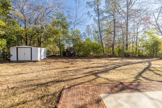 Building Photo - 125 Magnolia Dr