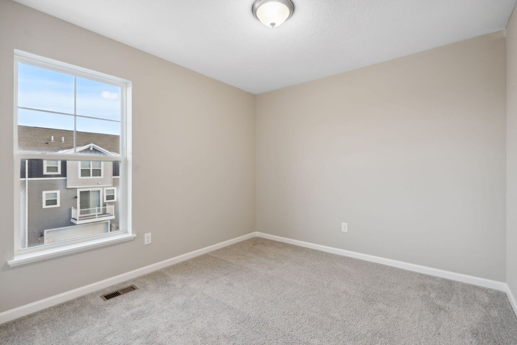 Building Photo - 13647 Marsh View Blvd
