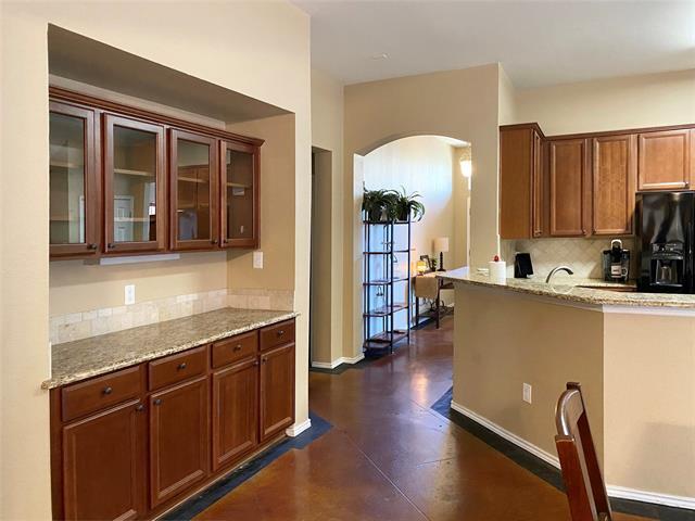 Building Photo - 724 Red Elm Ln