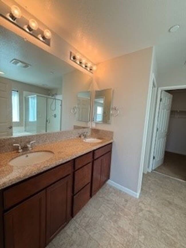 Building Photo - 2261 Hancock Dr