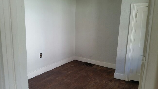 Building Photo - 1234 Gillett St