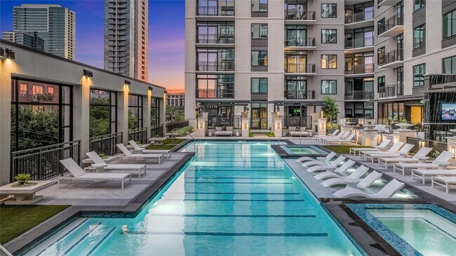 Primary Photo - 2311 Westheimer Rd