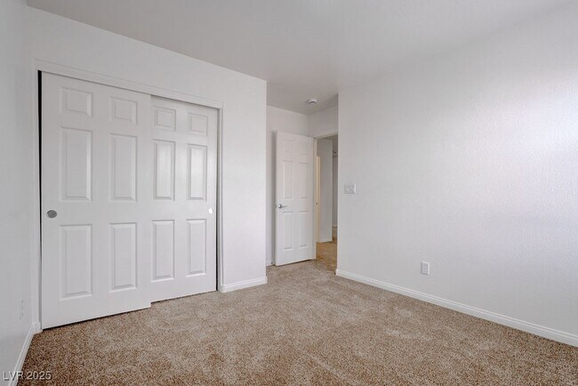 Building Photo - 6027 Gordon Creek Ave