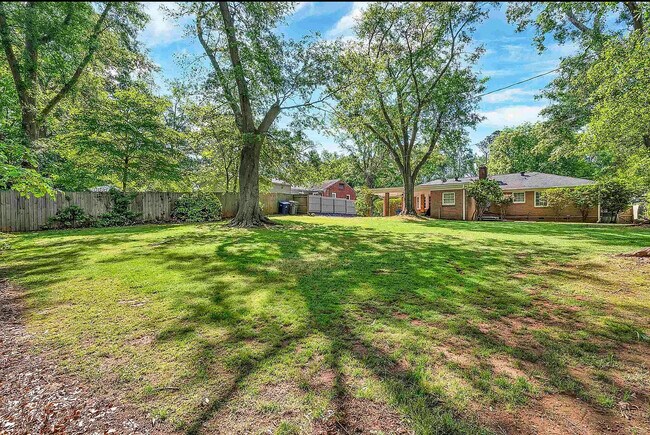 Building Photo - 244 Greengate Ln
