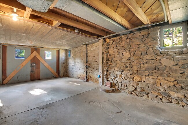 Building Photo - 26257 Columbine Trail