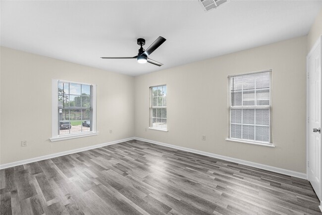 Building Photo - 7616 Grahamcrest Dr