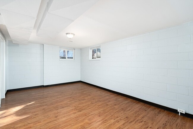 Building Photo - 8989 E 12th Ave