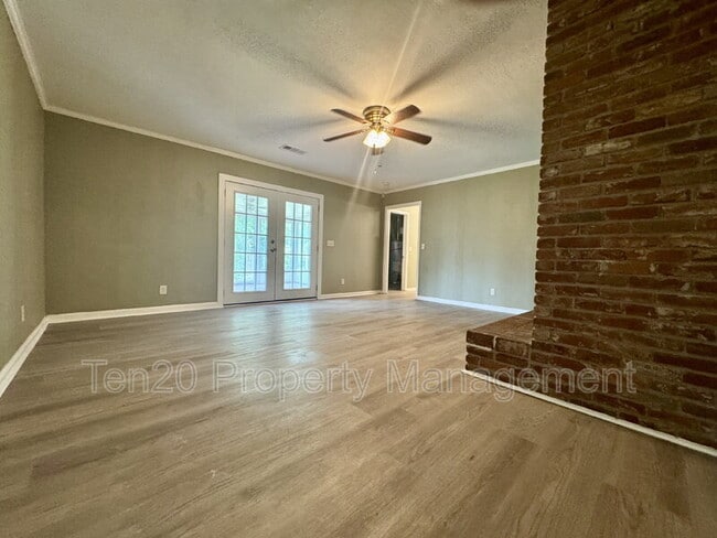 Building Photo - 5953 Windsor Dr