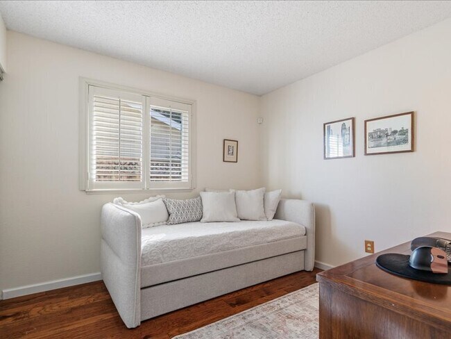 Building Photo - 349 Almond Way