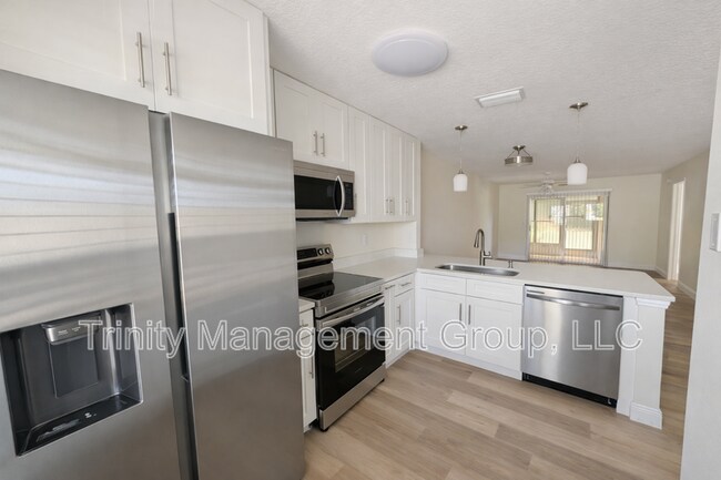 Building Photo - 2844 Westmoreland Ct