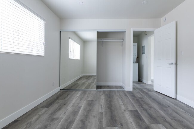 Building Photo - Newly Renovated 1 and 2 Bedroom apartments