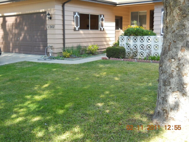Building Photo - Home adjacent to park with new paint and n...