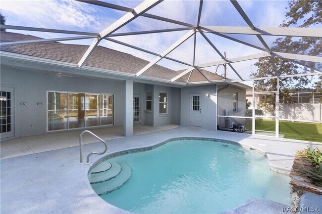 Building Photo - 8013 SW 134 Loop