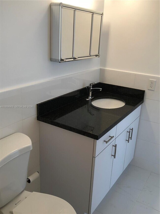 Building Photo - 9301 SW 92nd Ave