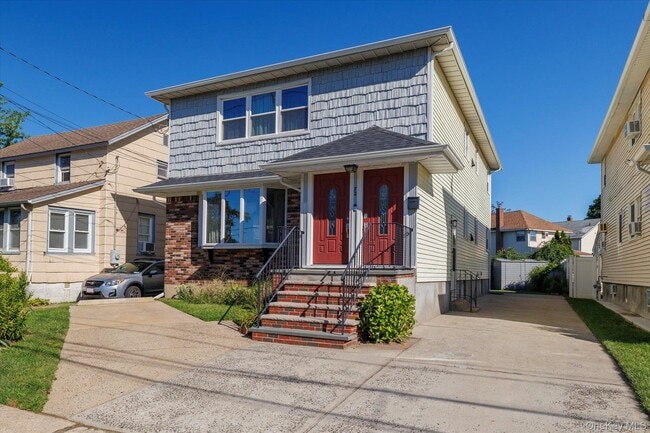 Building Photo - 72 Althouse Ave