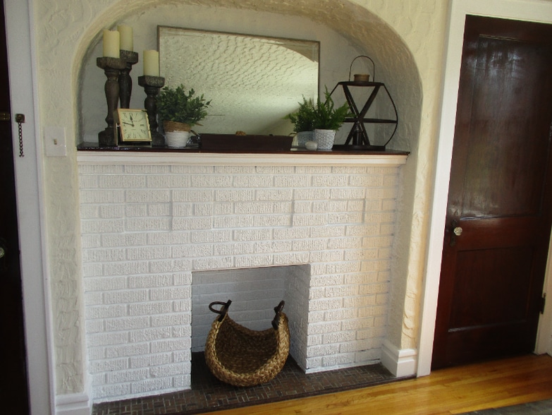 Primary Photo - 1081 Terrace Dr