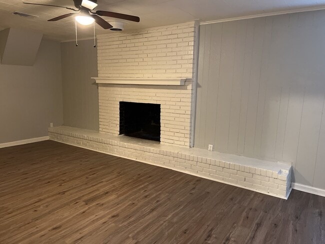 Building Photo - Charming 4 Bdrm, 3 Bath Home | U of M Area | Open To Section 8