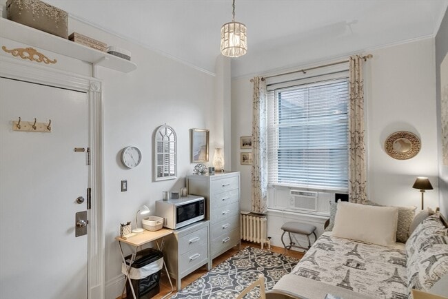 Building Photo - 290 Commonwealth Ave