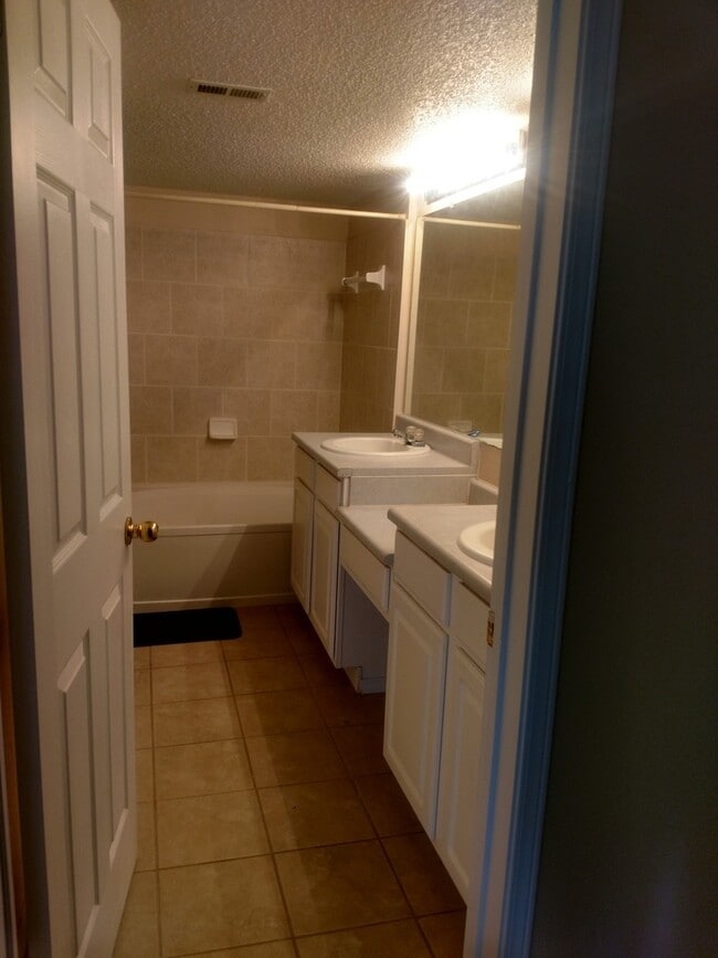 Building Photo - Spacious 2 story town home- Superior, CO-AVAILABLE NOW!