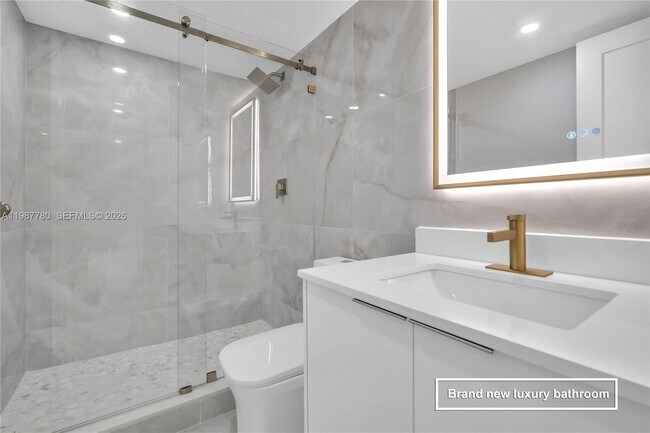 Building Photo - 18181 NE 31st Ct