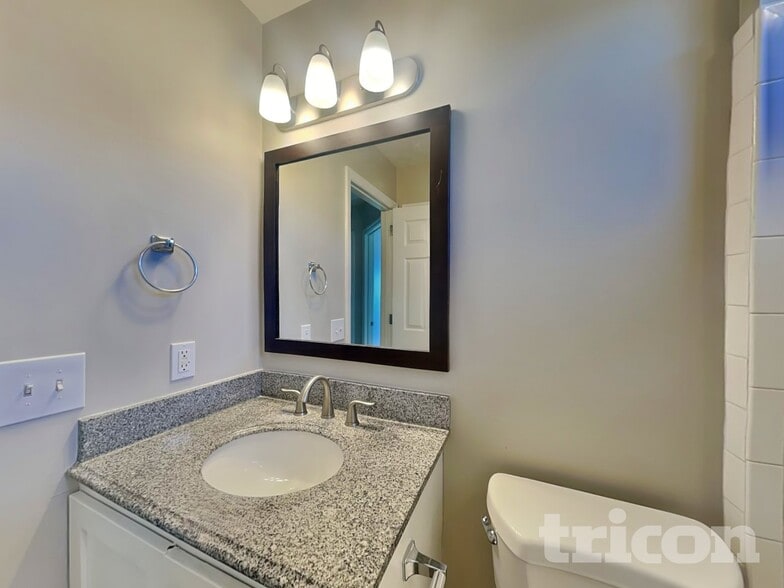 Building Photo - 146B Waterford Way