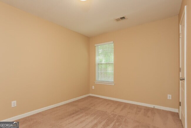 Building Photo - 25 Lakeridge Ct