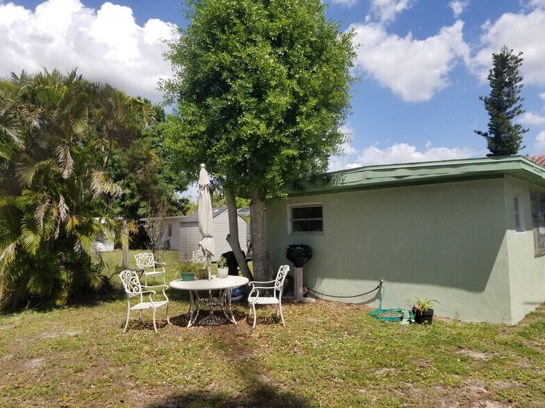 Building Photo - 300 Salem Ave NW