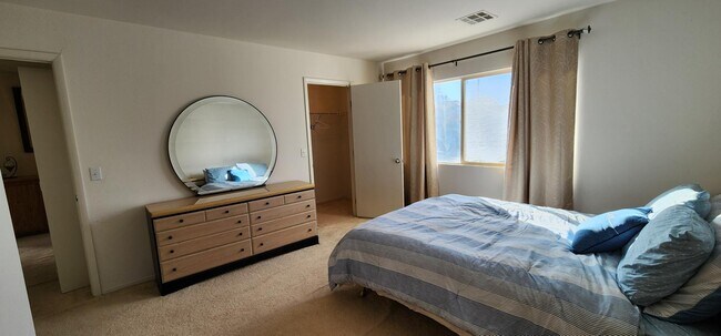 Building Photo - 1687 E Balsam Mist Ave