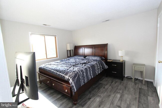 Building Photo - 1016 Aspen Dr