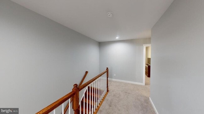 Building Photo - 440 W Gravel Ln