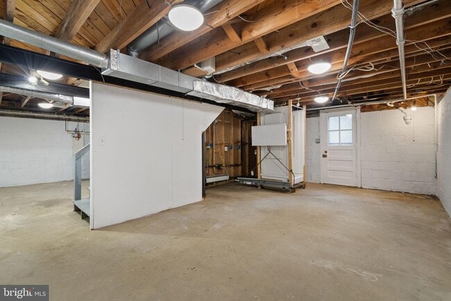 Building Photo - 6315 Old Dominion Dr