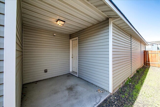 Building Photo - SW Boise Single Level Charmer!