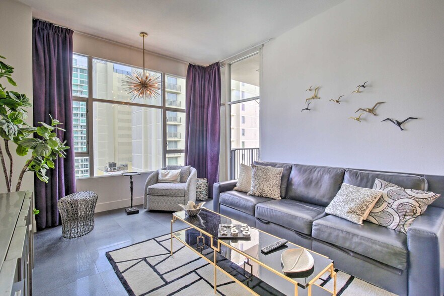 Building Photo - 530 K St