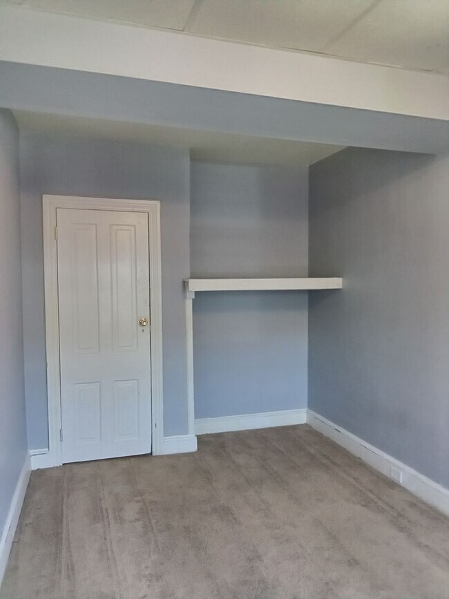 Building Photo - 1023 Greenwich St