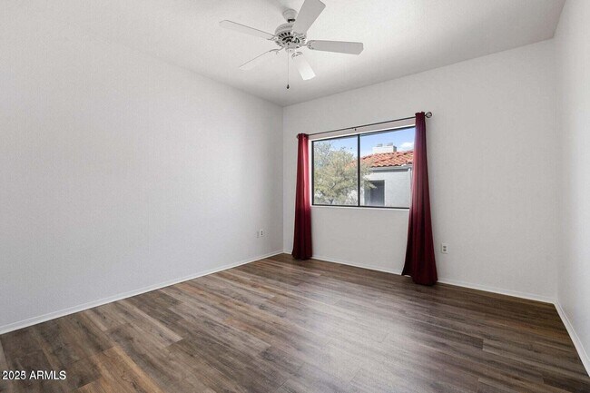 Building Photo - 11375 E Sahuaro Dr
