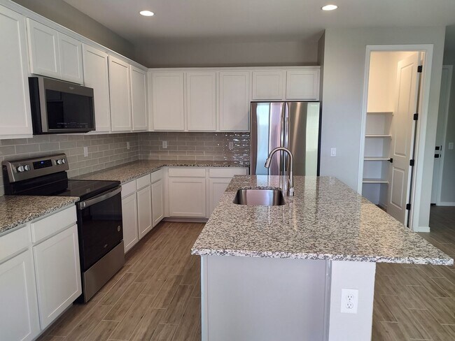 Building Photo - 4 Bedroom - 3 Bath  Home - 2668 Sq. Ft. - Eastmark Inspirian III - Mesa
