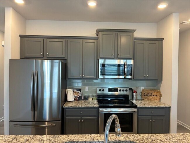 Building Photo - 400 Whitetail Cir