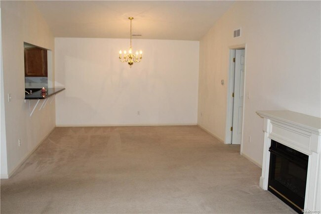 Building Photo - 16695 Carriage Way