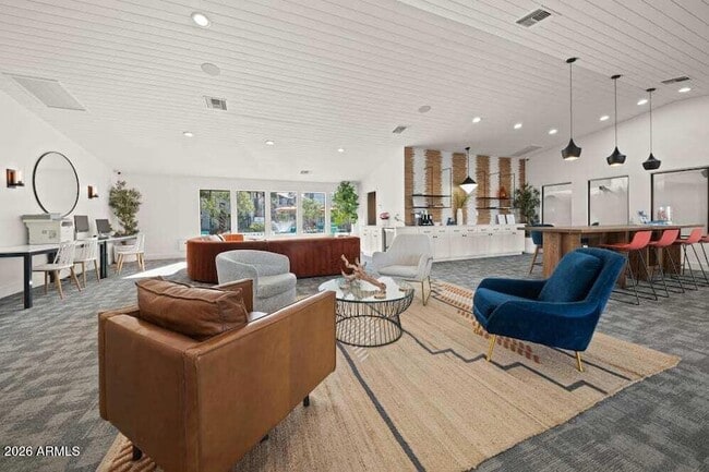 Building Photo - 1975 E University Dr