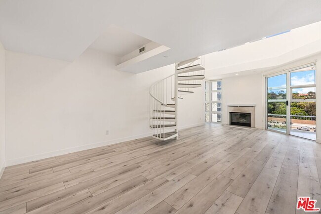 Building Photo - 171 N Church Ln