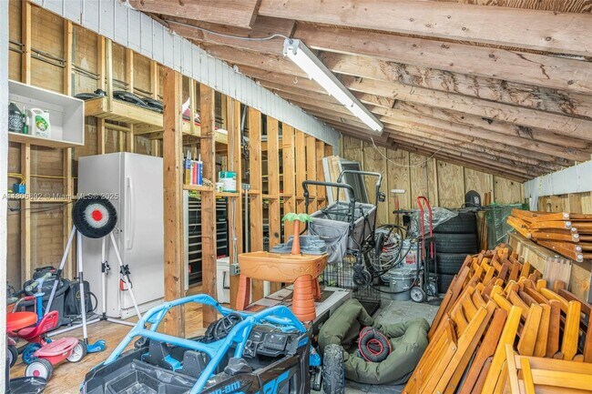 Building Photo - 6830 SW 69th Ave