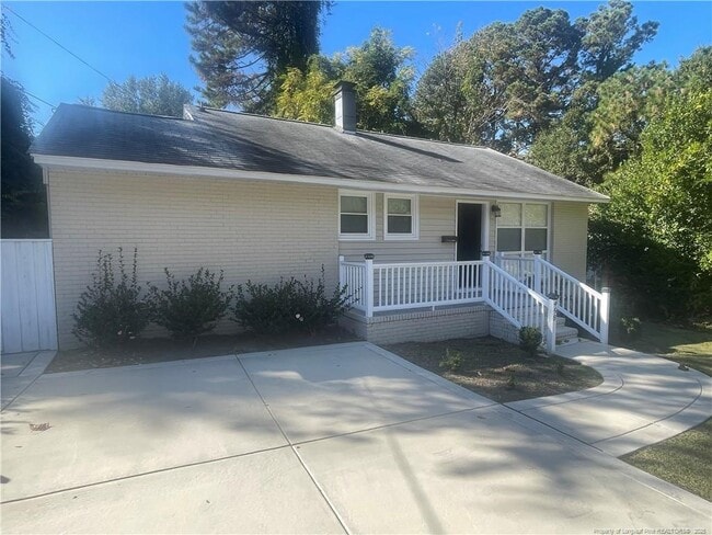 Primary Photo - 458 McBain Dr