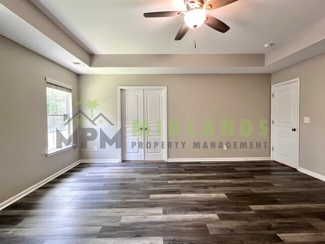 Building Photo - 464 Edenhall Dr