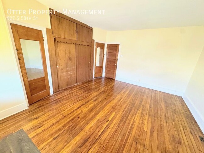 Building Photo - 3BR/1BA West Philly Home with Spacious Pat...